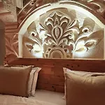 Memories Cave House (Adults Only)