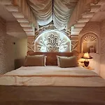 Memories Cave House (Adults Only)