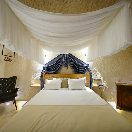 Memories Cave House *