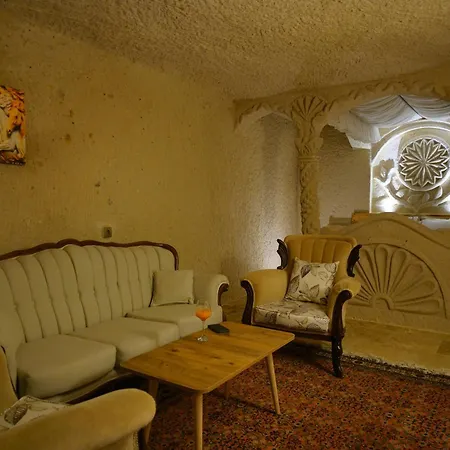 Memories Cave House *