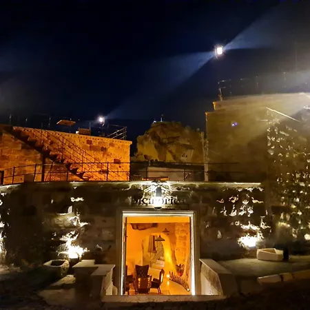 Memories Cave House Hotel *