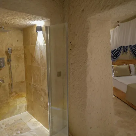 Memories Cave House *