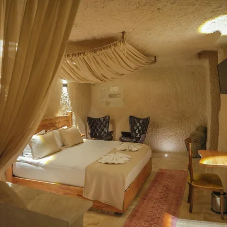 Memories Cave House *