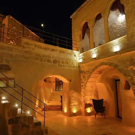 Memories Cave House *