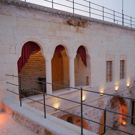 Memories Cave House *