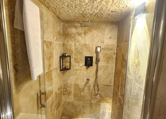 Memories Cave House Adults Only 12